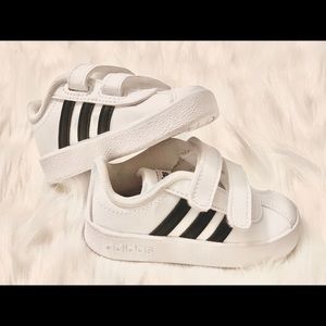 Adidas 4c baby unissex shoes. Good condition.